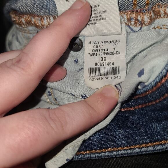 Coach | Vintage Black Leather Crossbody - Picture 6 of 6